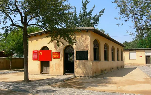 西柏坡里悟初心 审计路上践使命